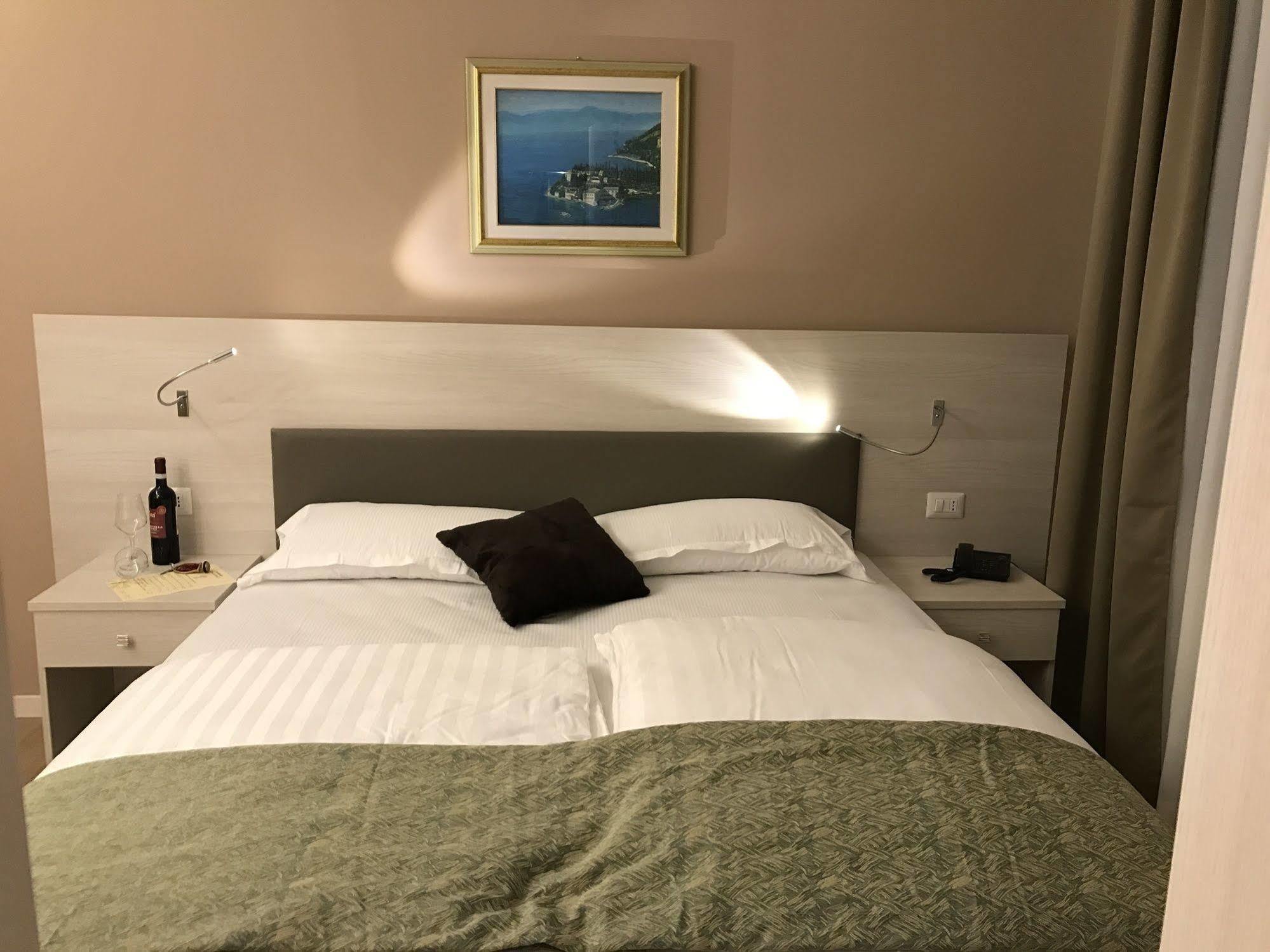 Hotel Dogana Sirmione Luaran gambar